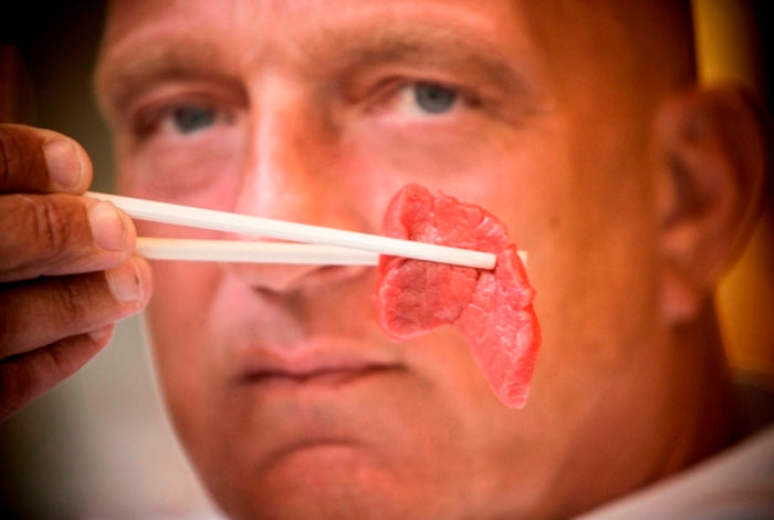 Herman den Blijker over sashimi van rund